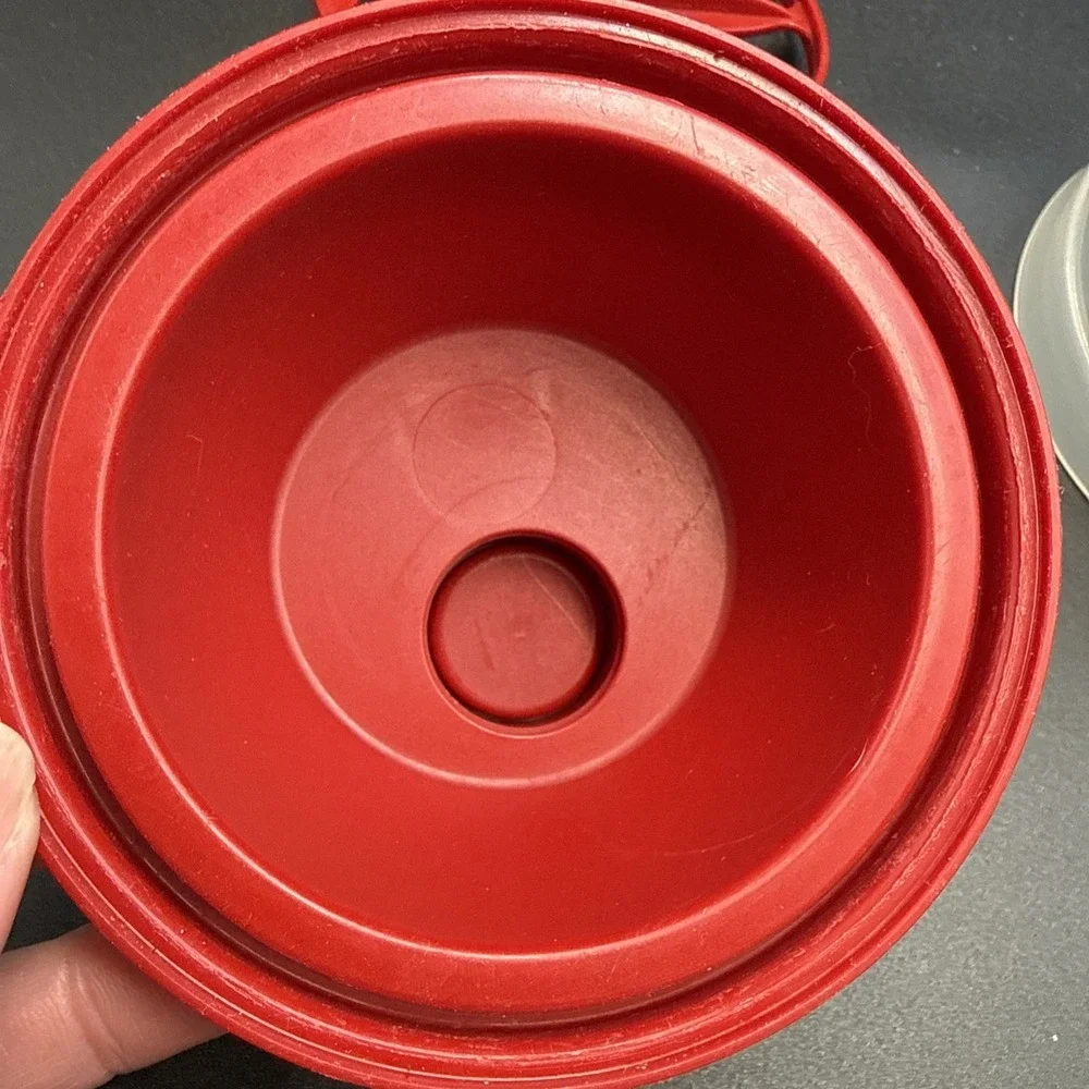 Tupperware Quick Shake 16oz 2 cup Container 844-26 Mixer Shaker‎ Red 3 Piece